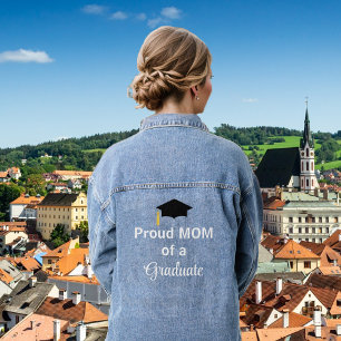 Stolze Mutter eines Absolventen Jeansjacke