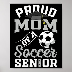Stolze Mutter eines Fußball-Absolventen der Klasse Poster