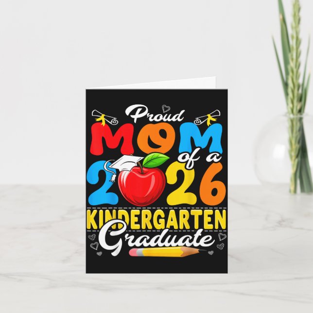 Stolze Mutter eines Kindergartenabsolventen 2026  Karte (Vorderseite)
