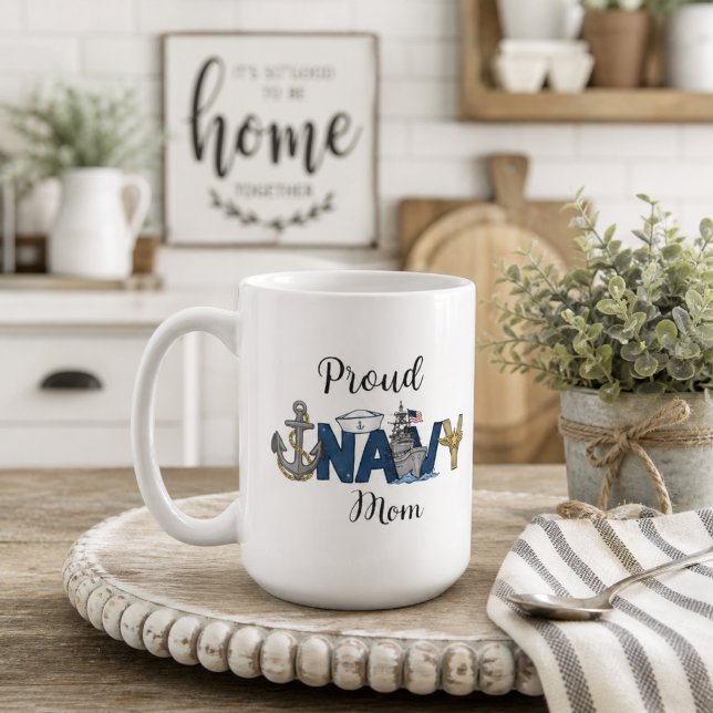 Stolze Navy-Mama Muttertag Kaffeetasse (Von Creator hochgeladen)