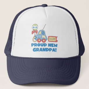 Stolze neue Großmutter Es ist ein Junge Tjirts und Truckerkappe