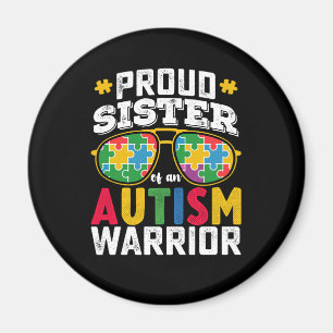 Stolze Schwester einer Familie des Autismus Kriege Magnet