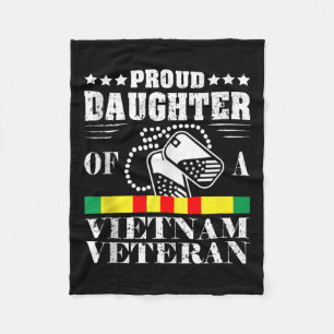Stolze Tochter eines vietnamesischen Veteranentags Fleecedecke