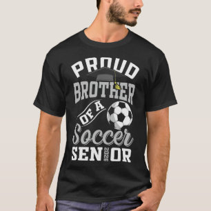 Stolzer Bruder eines Fußball-Absolventen der Klass T-Shirt