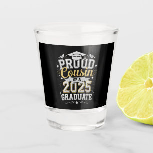 Stolzer Cousin eines 2025 Absolventen Abschluss Schnapsglas