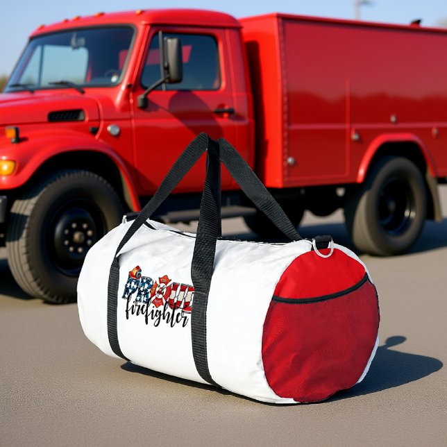 Stolzer Feuerwehrmann Amerikanische Flagge Held Duffle Bag (Von Creator hochgeladen)