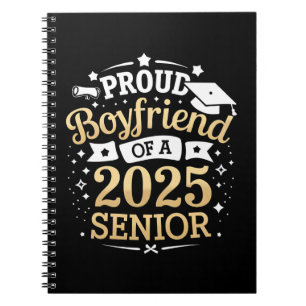 Stolzer Freund eines 2025-Graduate-Abschlusses Notizblock