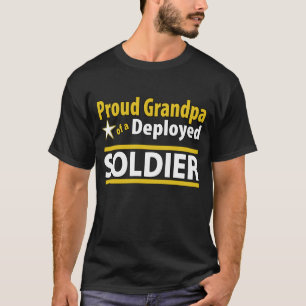 Stolzer Großvater eines entfalteten Soldat-Shirts T-Shirt