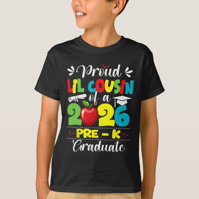 Stolzer kleiner Cousin des Pre-K-Absolventen 2026  T-Shirt (Vorderseite)