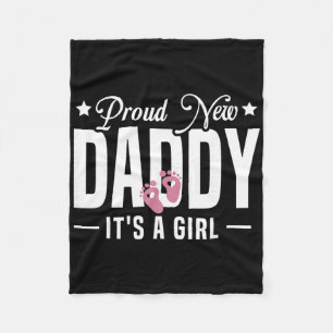 Stolzer neuer Papa, es ist ein erstes Mal Vater zu Fleecedecke