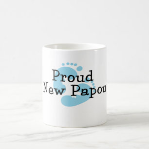 Stolzer neuer Papou-Baby-Junge-Fußabdrücke Tasse