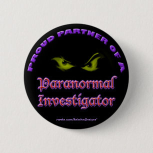 Stolzer Partner eines paranormalen Ermittlers Button