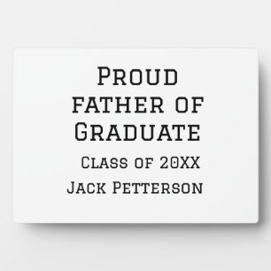 Stolzer Vater der Graduiertenklasse von 20XX fügen Fotoplatte