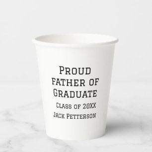 Stolzer Vater der Graduiertenklasse von 20XX fügen Pappbecher