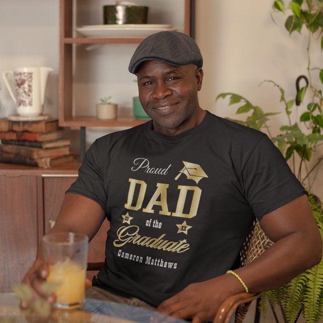 Stolzer Vater des Graduate Name Abschluss Tri-Blend Shirt (Von Creator hochgeladen)
