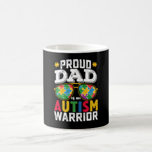 Stolzer Vater einer Familie mit einem Autismus-Käm Kaffeetasse