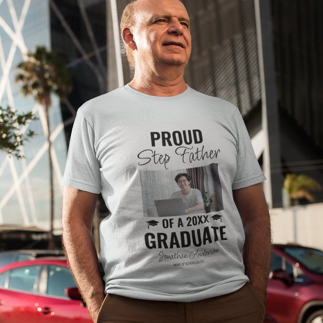 Stolzer Vater eines Abschlusses der Universität 20 T-Shirt (Von Creator hochgeladen)