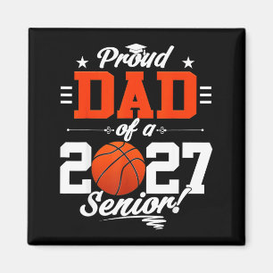 Stolzer Vater eines Basketball-Absolventen der Kla Magnet