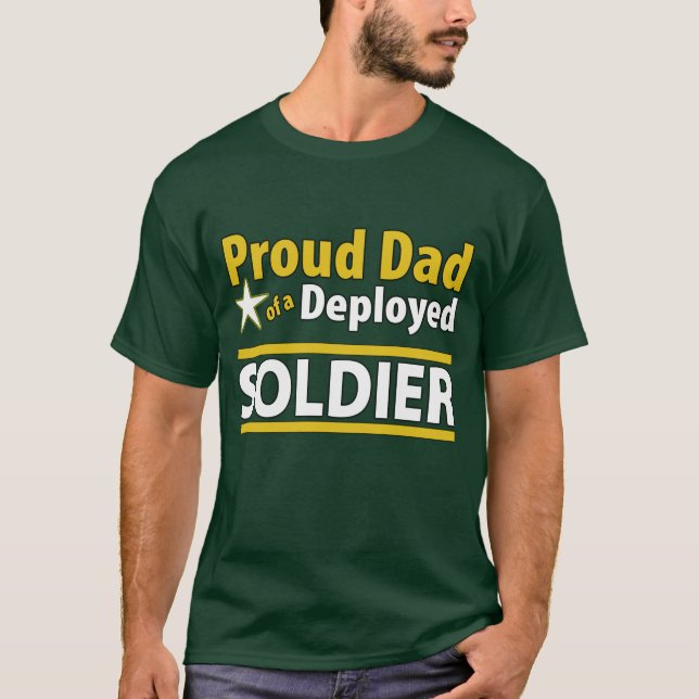 Stolzer Vater eines entfalteten Soldat-Shirts T-Shirt (Vorderseite)