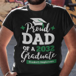 Stolzer Vater eines schwarz-grünen Kapselnamens 20 T-Shirt<br><div class="desc">Feiern Sie den Abschluss Ihres Sohnes oder Ihrer Tochter mit diesem modernen T - Shirt mit einem "stolzen VATER einer Graduate 2023"-Typografie in schwarz und grün; passen Sie diesen T - Shirt einfach mit dem Abschluss Jahr und dem Namen des Absolventen durch Bearbeiten der Vorlagenfelder an.</div>