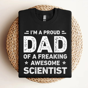 Stolzer Vater eines unerschütterlichen Phantastisc T-Shirt
