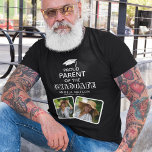 Stolzes Eltern des Graduate Abschluss T-Shirt<br><div class="desc">Zeigen Sie Ihre Unterstützung bei Ihrem Sohn oder Töchtern Abschluss Tag/Party mit diesem Keepake personalisierten T - Shirt. Das Design enthält 2 Fotos Ihrer Wahl und den Text "Proud Parent of the Graduate". Ihr Name,  Studienort und das Unterrichtsjahr.</div>