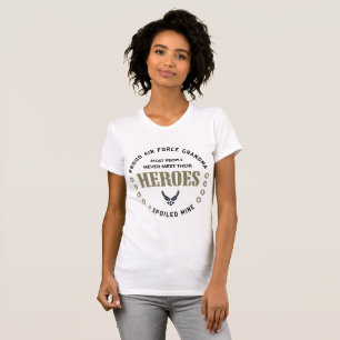Stolzes Luftwaffen-Großmutter-Treffen mein Held-T T-Shirt