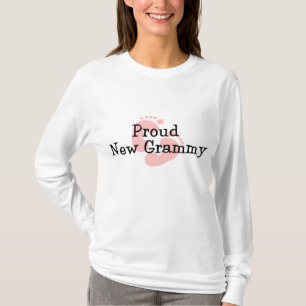 Stolzes neues Grammy-Baby-Mädchen-Fußabdrücke T-Shirt