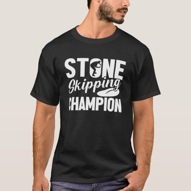 Stone Skipping Champion Flat Stone Skipping Techni T-Shirt (Vorderseite)