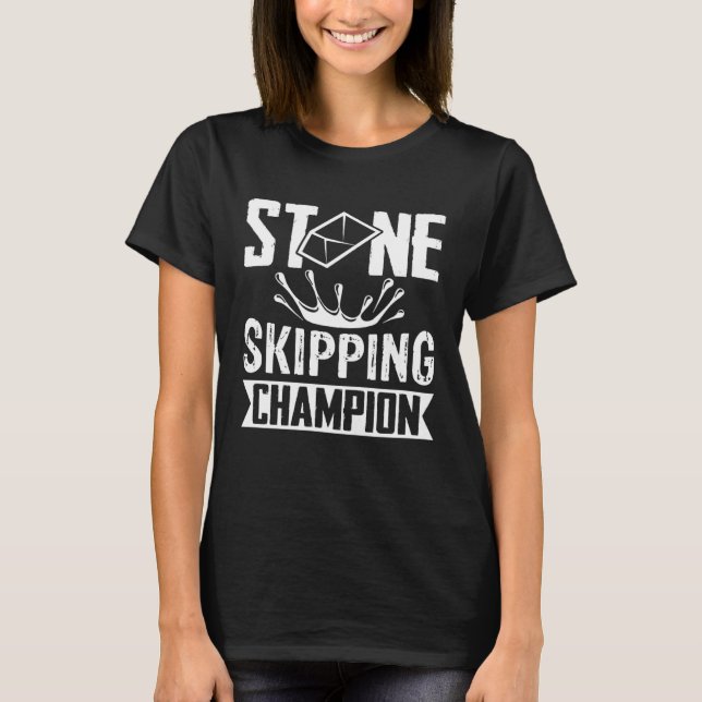 Stone Skipping Champion Flat Stone Skipping Techni T-Shirt (Vorderseite)
