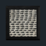 Stone - Tropfen Erinnerungskiste<br><div class="desc">Stein VI von Chariklia Zarris. Muster mit wiederholenden,  tropfenartigen Formen.</div>