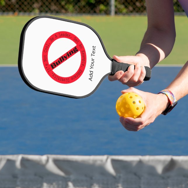 Stopp des Mobbing-Logos von Shirley Taylor Pickleball Schläger (InSitu)