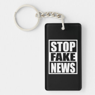 Stoppen Sie Fake-Nachrichten Schlüsselanhänger