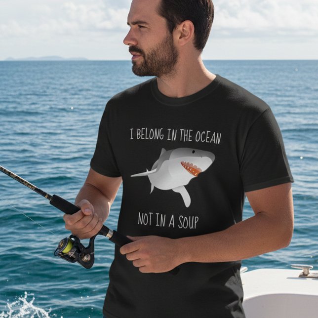Stoppt das Finnen von Haifischen im Ozean statt Su T-Shirt (Von Creator hochgeladen)