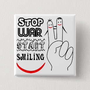 Stoppt den Krieg Big Lmile Zwei Finger-Friedens-Sy Button