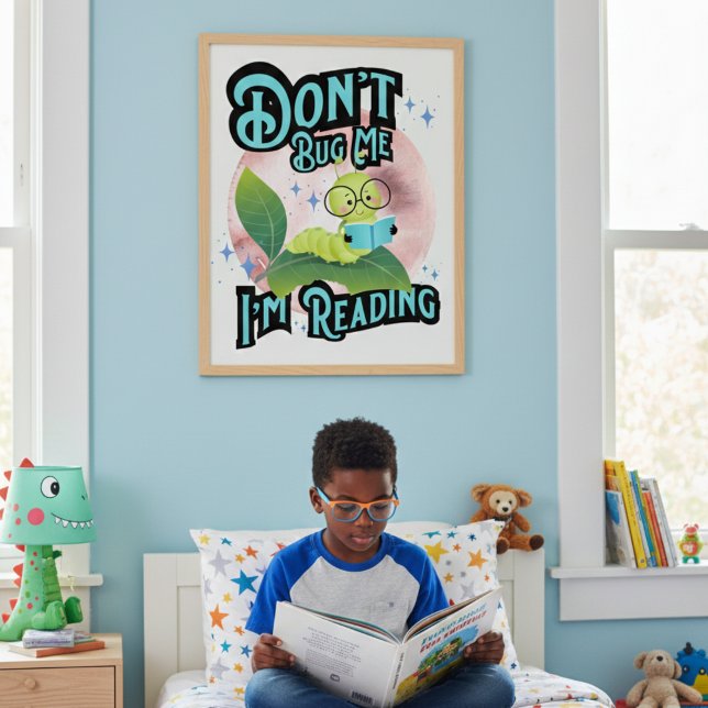 Stör mich nicht, ich lese - Kinder mit Raupe Poster (A fun reading poster to brighten any kid’s room and cheer on their book-loving adventures.)