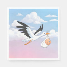 Storch mit Baby unter bewölktem Himmel