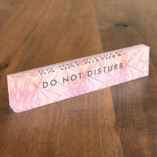 Stören Sie nicht Zeichen-hübsches rosa Namensplakette
