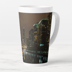 Storm Brewing über Chicago Latte Tasse