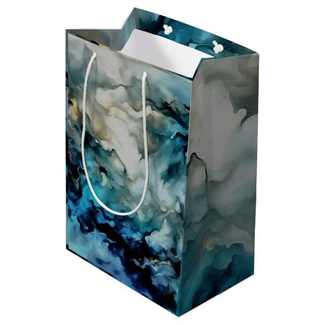 Storm Clouds and Ocean Currents Abstract Art Mittlere Geschenktüte (Rückseite Schrägansicht)