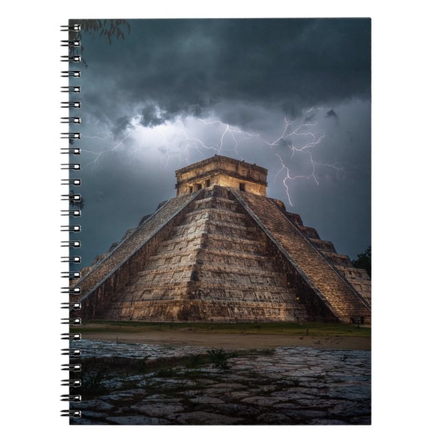 Stormlit Chichen Itza Pyramid Notebook Notizblock (Vorderseite)
