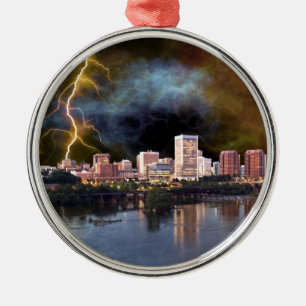 Stormy Richmond Skyline Silbernes Ornament