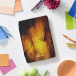Stormy Sea Nature Vintage Kunst Mit Monogramm iPad Pro Cover<br><div class="desc">Erstellen Sie Ihre eigenen, personalisierten, eleganten Imitate goldene Schrift Typografie Schriftart, Vintage Kunst / Natur Kunstliebhaber, magnetische iPad Smart Cover, die in mehrere Standplätze und mit grauen Mikrofaser-Interieur, der Ihren Bildschirm schützt, und weck / Schlaf Funktion, und auf der Vorderseite zeigt ein beeindruckendes, faszinierendes detailliertes Öl auf Leinwand Malerei, von...</div>