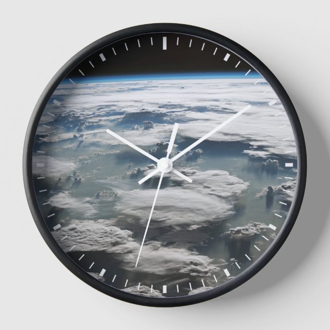 Stormy Sky über dem Amazonas Uhr (Vorderseite)