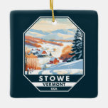 Stowe Vermont Winter Vintag Keramikornament<br><div class="desc">Stowe Winter Art Design zeigt die Winterlandschaft.</div>