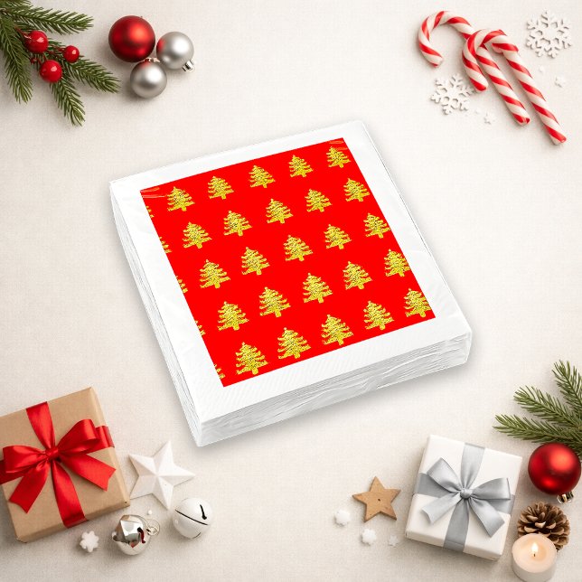 Strahlender goldener Weihnachtsbaum mit rotem Must Serviette (Von Creator hochgeladen)