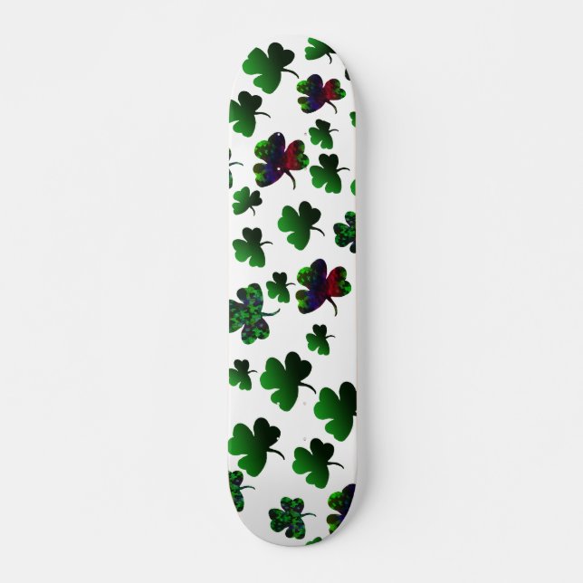Strahlender Regenbogen-Kleeblatt Skateboard (Vorne)