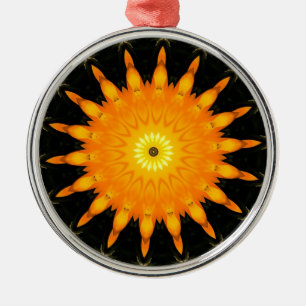 Strahlendes Sonnen-Mandala-Kaleidoskop-Kunstwerk Ornament Aus Metall