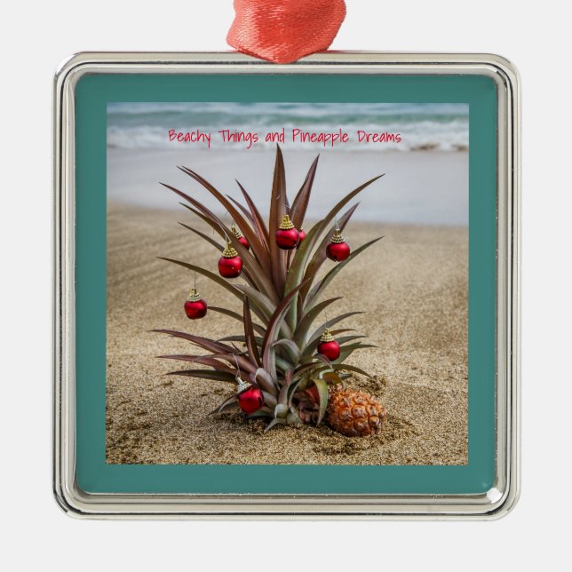 Strand-Ananas mit roter Weihnachtsverzierung Ornament Aus Metall (Vorne)
