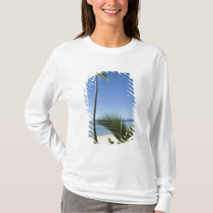 Strand auf dem Festland Aitutaki, Cookinseln T-Shirt